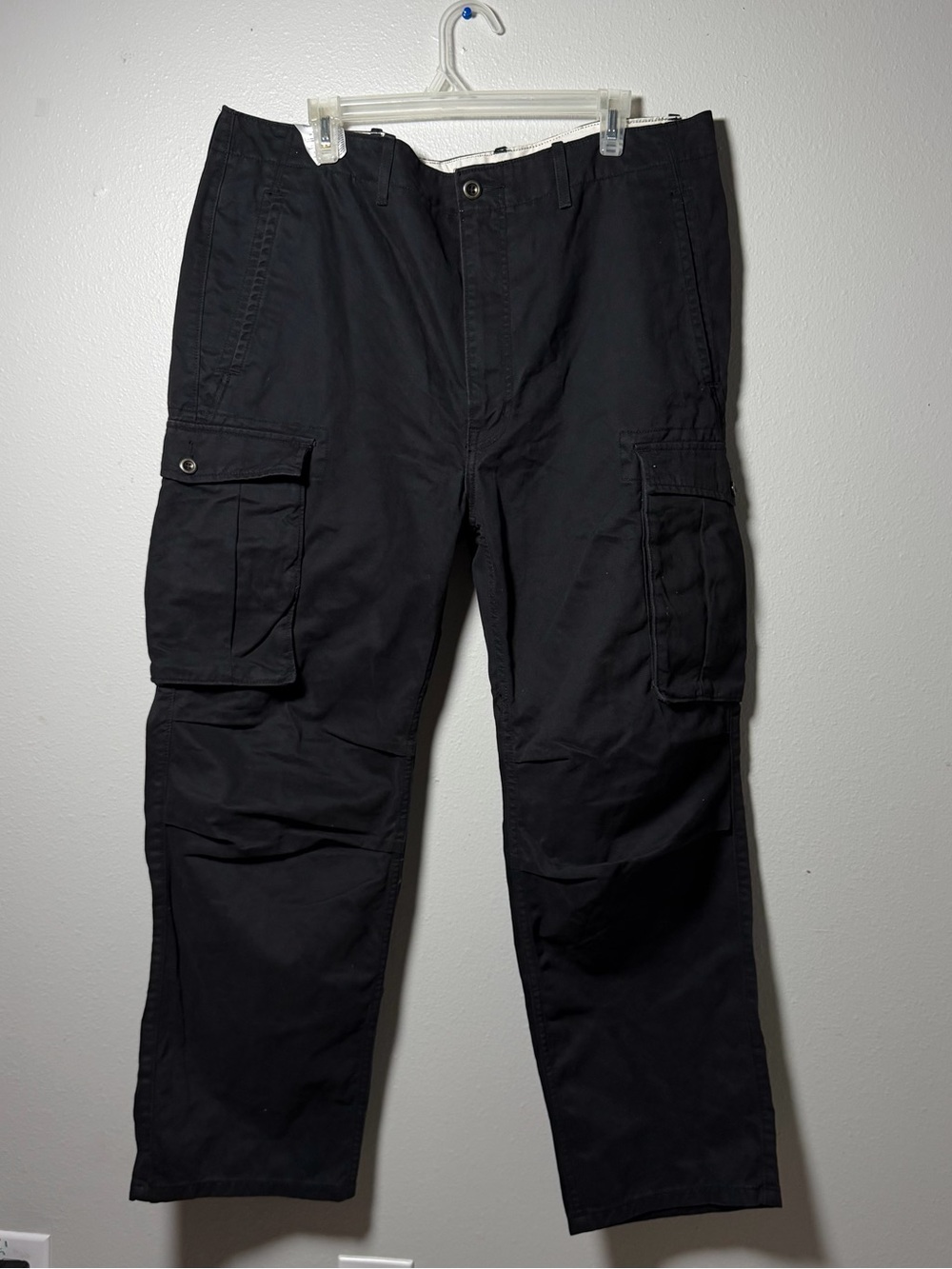 Levi’s Men's Black Cargo Baggy Pants Durable Everyday Utility size 38x30